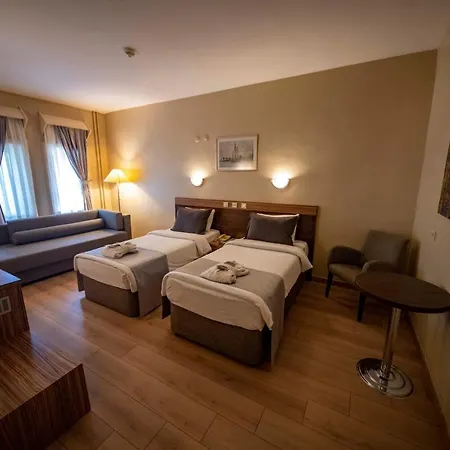 Herakles Thermal מלון 4*