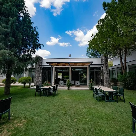 Herakles Thermal מלון 4*