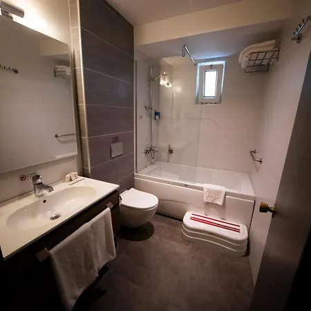 Herakles Thermal 4* פמוקלה