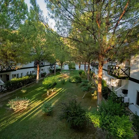 Herakles Thermal מלון 4*