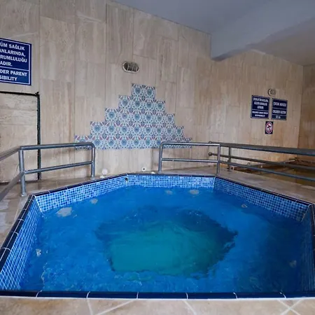 Herakles Thermal מלון